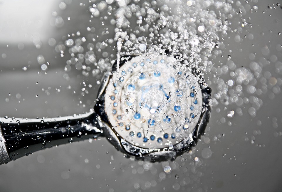 shower head with flowing water