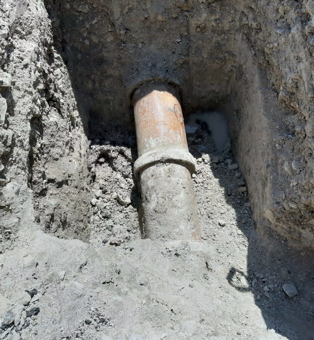 Moling sewer pipe